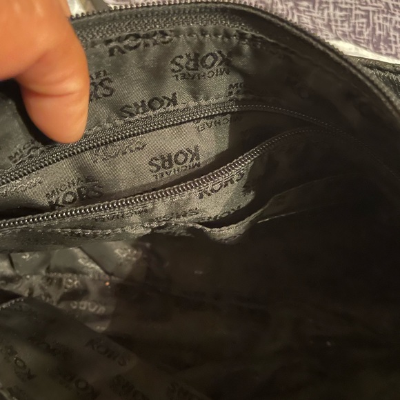 Black leather Michael Kors purse - Picture 4 of 6